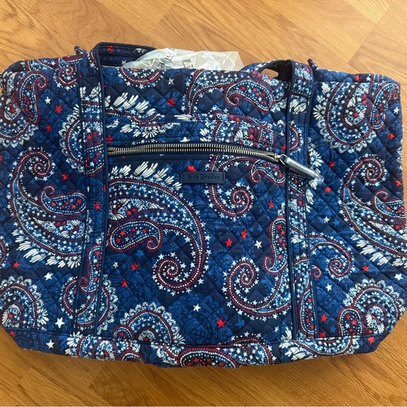 Vera Bradley Handbags - Vera Bradley Navy Paisley Tote
